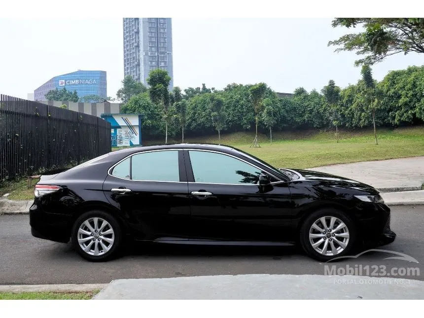 2019 Toyota Camry V Sedan