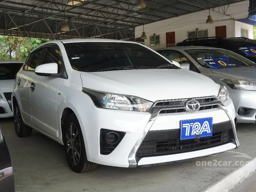 2013 Toyota YARIS E Hatchback