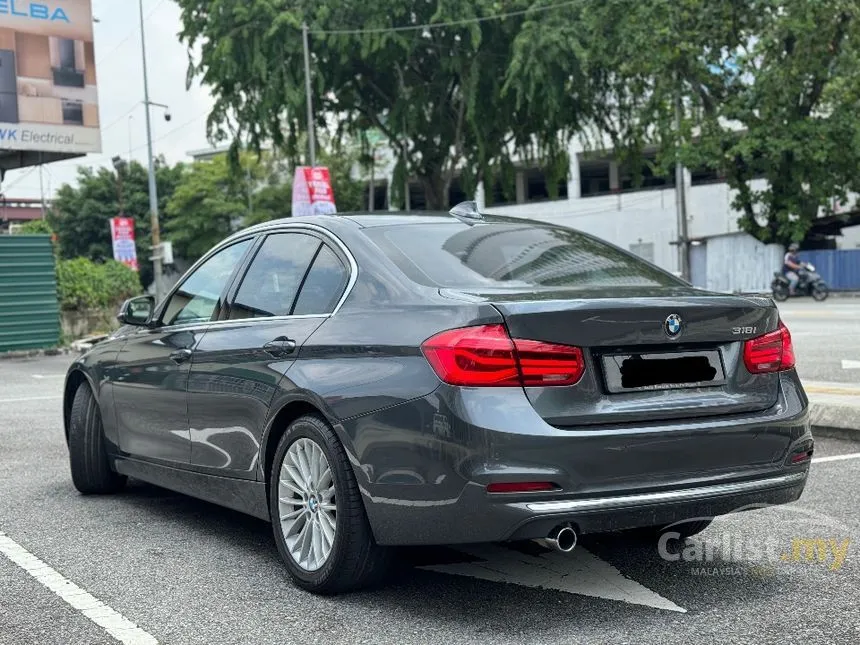 2016 BMW 318i Luxury Sedan