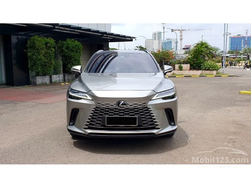 Jual Mobil Lexus RX350h 2023 Luxury 2.5 di DKI Jakarta Automatic Wagon Silver Rp 1.495.000.000