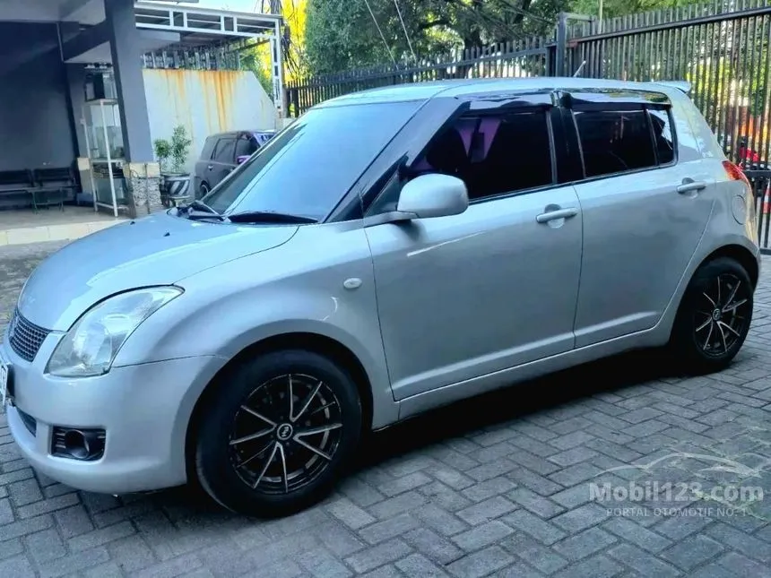 2011 Suzuki Swift ST Hatchback