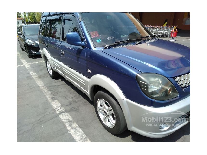 Jual Mobil Mitsubishi Kuda  2004 Grandia 2 5 di Jawa Tengah 