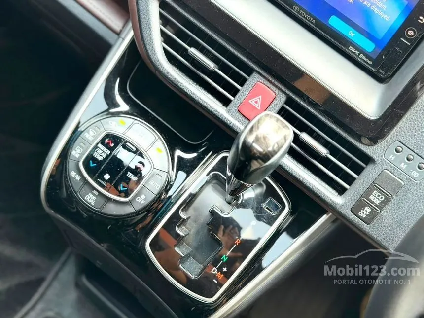 2019 Toyota Voxy MPV
