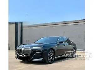 2023 BMW 735i 3.0 M Sport Sedan