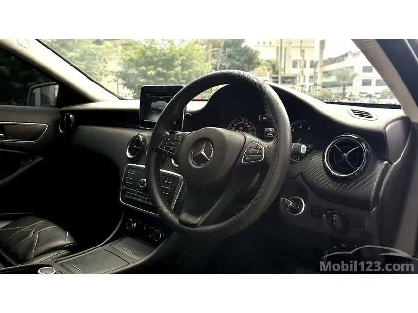 2016 Mercedes-Benz GLA200 Urban SUV