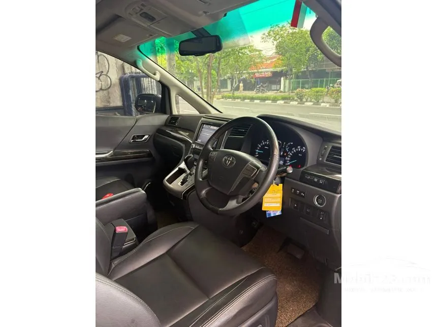 2013 Toyota Vellfire Z MPV