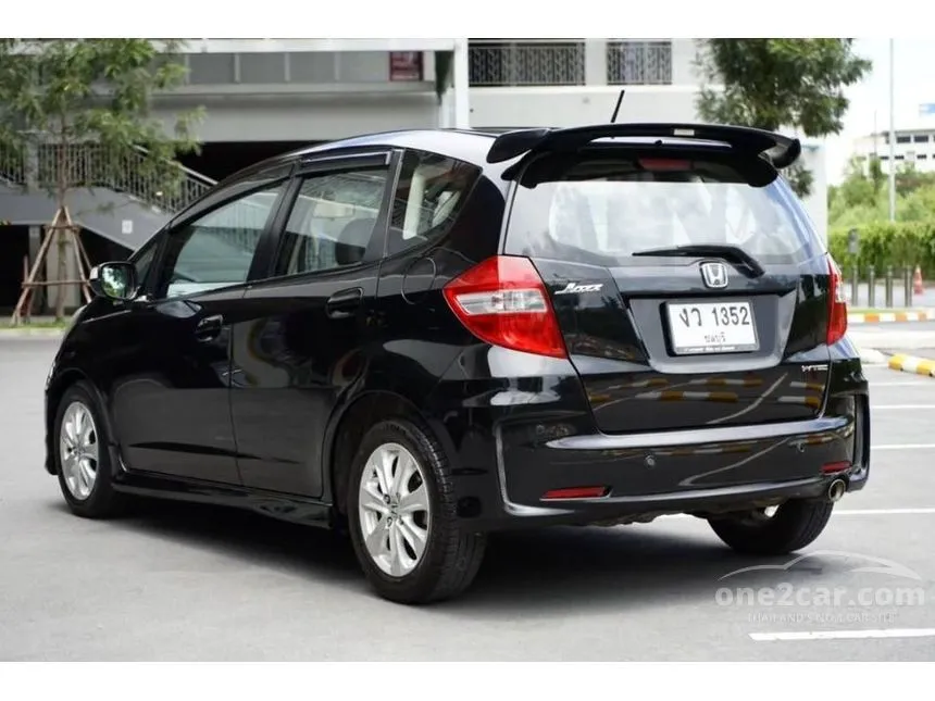 2011 Honda JAZZ SV Hatchback