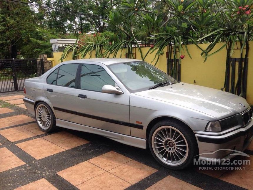 Jual Mobil BMW 323i 1997 E36 2.5 Manual 2.5 di Sumatera 