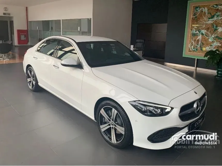 2025 Mercedes-Benz C200 Avantgarde Line Sedan