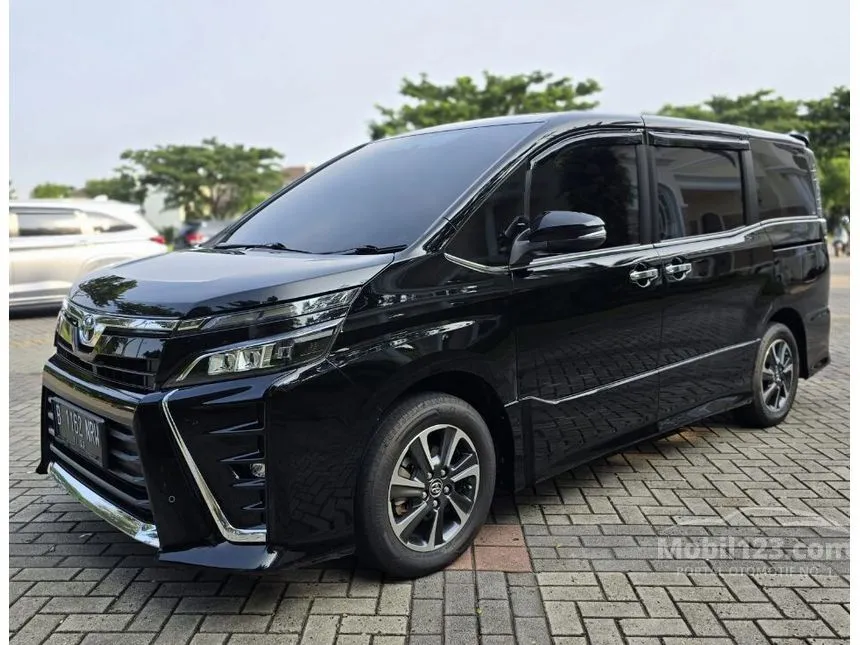 Jual Mobil Toyota Voxy 2018 2.0 di Banten Automatic Wagon Hitam Rp 360.000.000