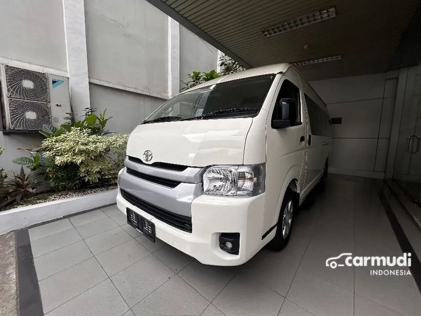 2024 Toyota Hiace Commuter Van Wagon