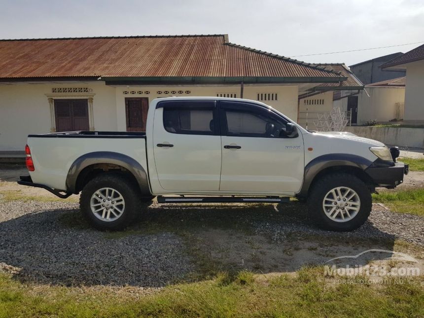 Jual Mobil Toyota Hilux 2011 E 2.5 di Sumatera Utara 