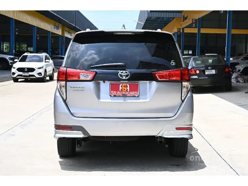 2022 Toyota INNOVA Crysta Wagon