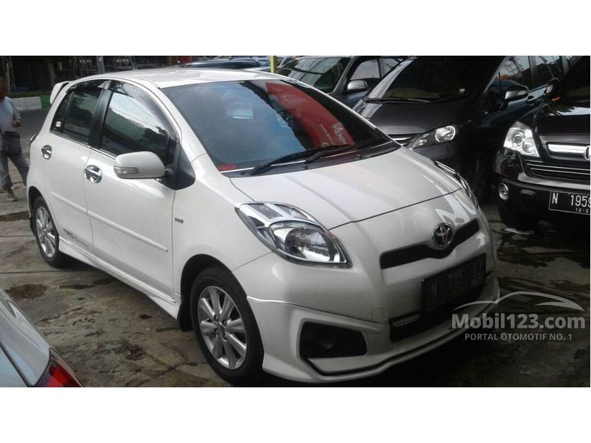 Jual Mobil Toyota Yaris 2013 TRD Sportivo 1.5 di Jawa 