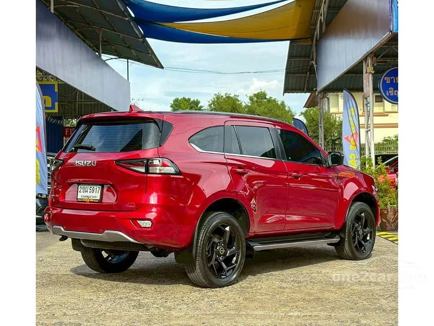 2023 Isuzu MU-X Ultimate SUV