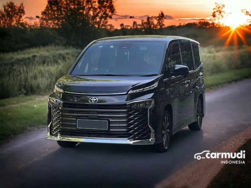 2022 Toyota Voxy Van Wagon