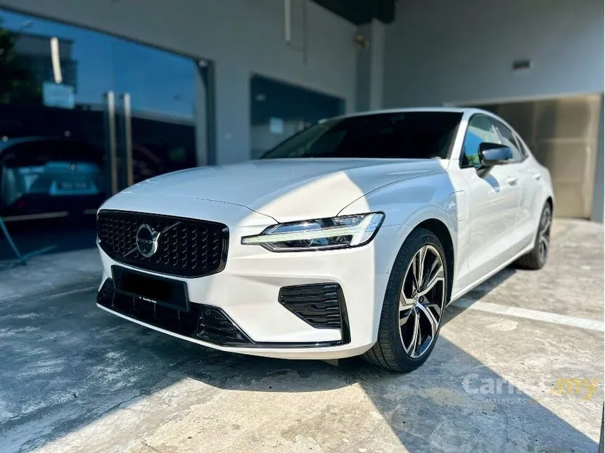 2023 Volvo S60 Recharge T8 PHEV Sedan