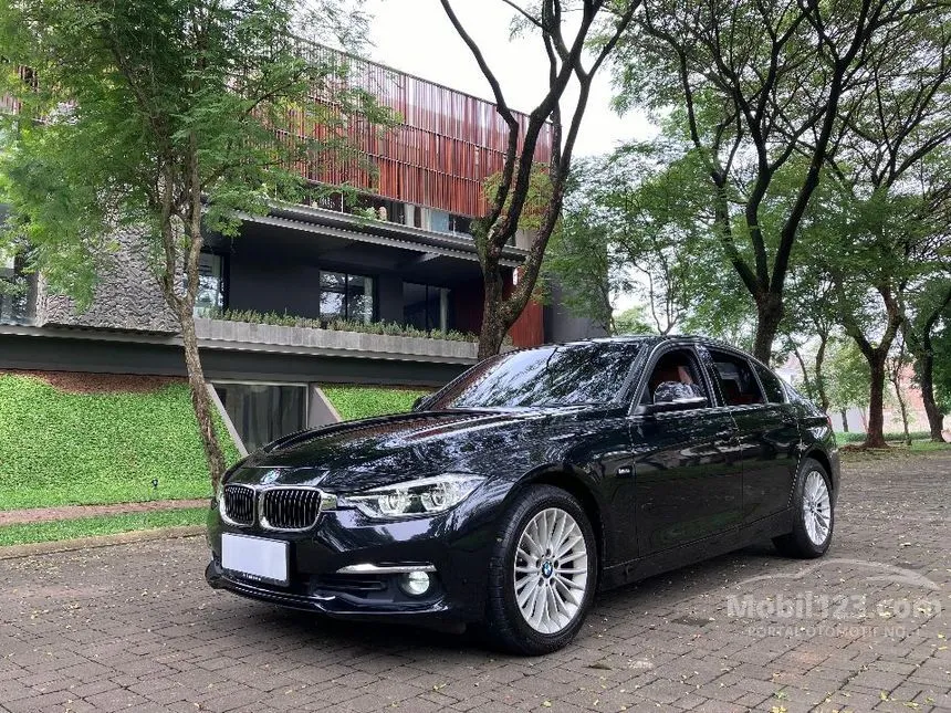 Jual Mobil BMW 320i 2018 Luxury 2.0 di Banten Automatic Sedan Hitam Rp 365.000.000
