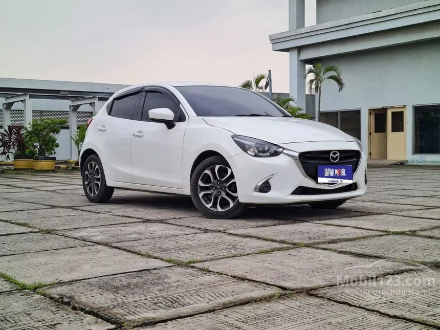 Jual Mobil Mazda 2 2017 R 1.5 di DKI Jakarta Automatic Hatchback Putih Rp 178.000.000