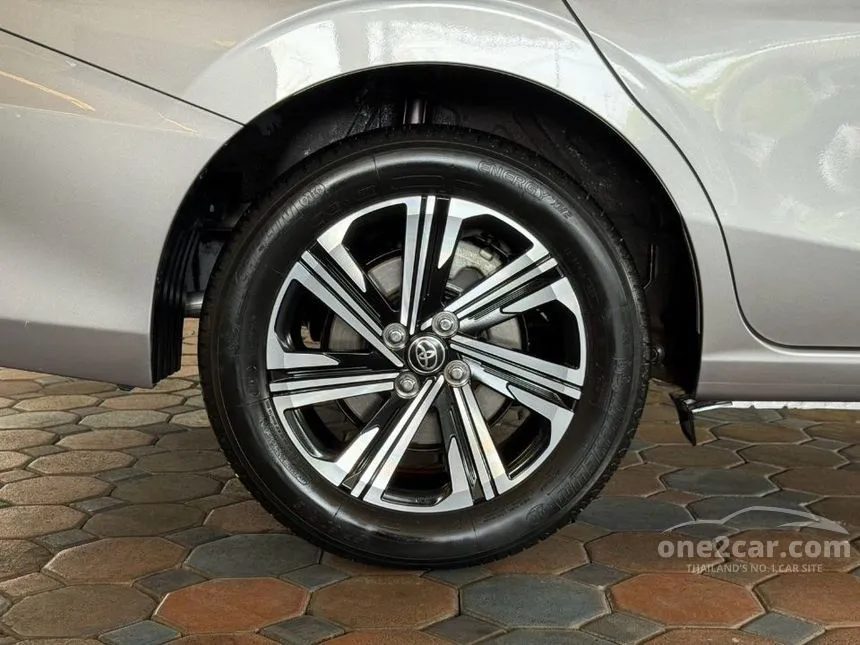 2024 Toyota Yaris Ativ Premium Sedan