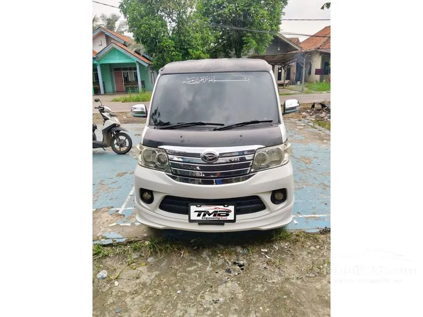 2015 Daihatsu Luxio X Van