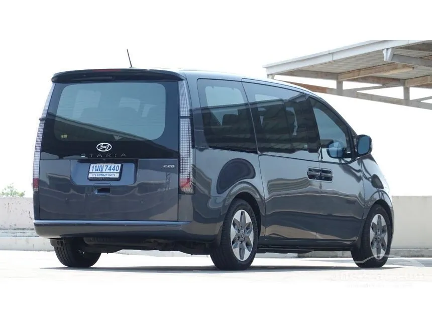 2022 Hyundai Staria SEL Van