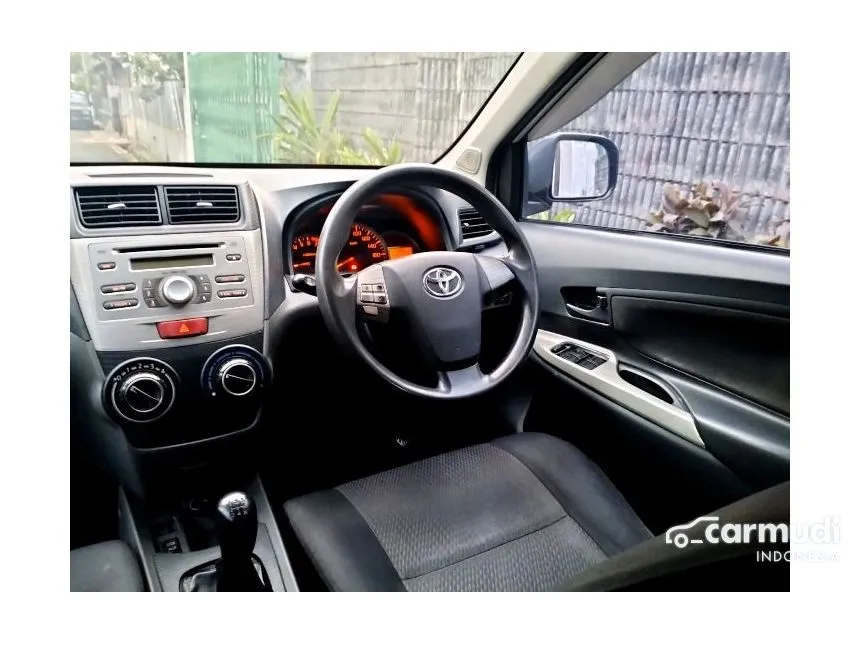 2013 Toyota Avanza Veloz MPV