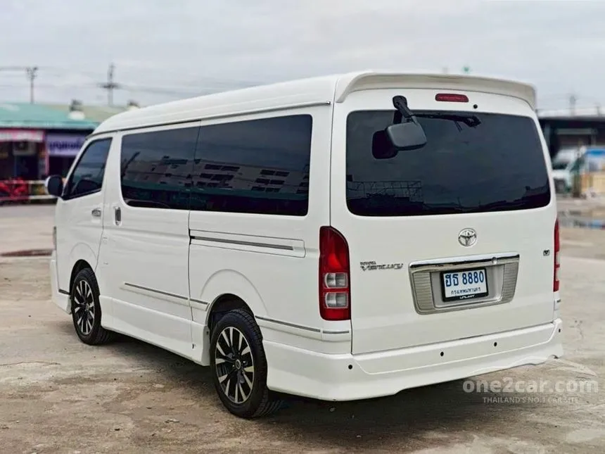 2013 Toyota VENTURY V Van