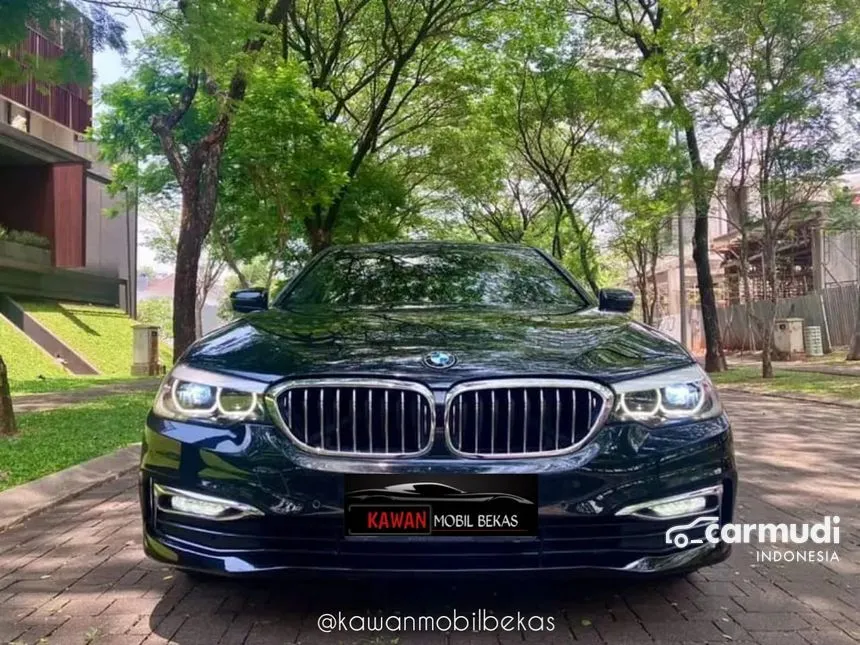 2018 BMW 530i Luxury Sedan