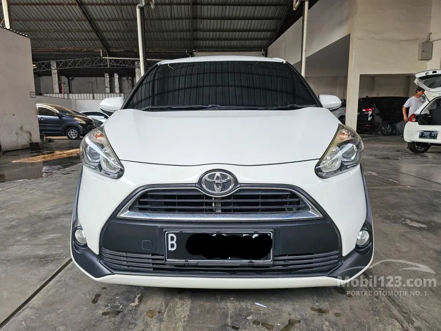 Jual Mobil Toyota Sienta 2017 V 1.5 di Jawa Barat Automatic MPV Putih Rp 160.000.000