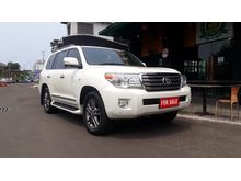 BEST CHOICE - Toyota Landcruiser ZX 200 4.6 V8 4x4 Fullspec Japan Bensin CBU AT 2010 White on Beige Model 2012 - Well Maintained