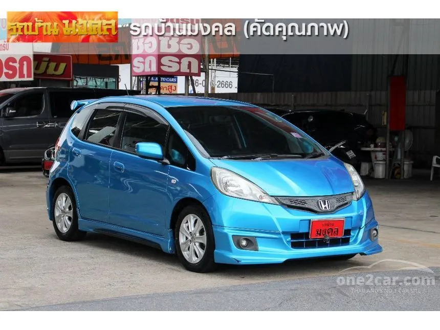 2013 Honda JAZZ V Hatchback