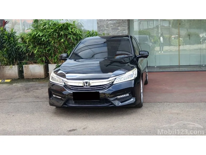 2018 Honda Accord VTi-L Sedan