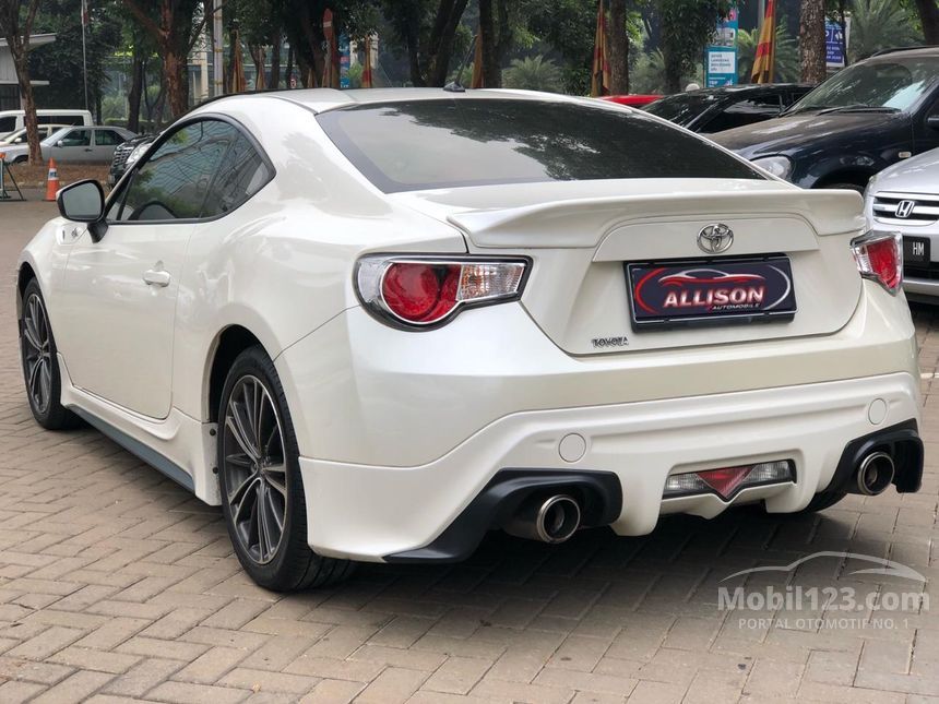 Jual Mobil Toyota 86 2012 V AERO 2.0 di Banten Automatic Coupe Putih Rp 429.000.000