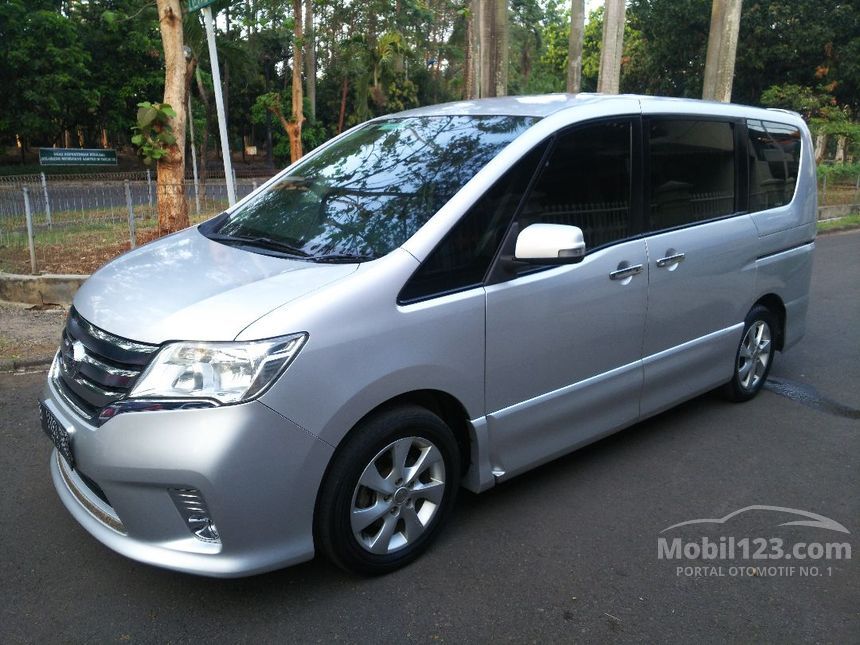 Nissan serena 2013