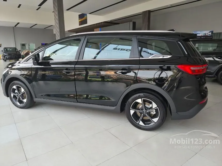 2026 BYD M6 DM-i Cross Superior PHEV MPV
