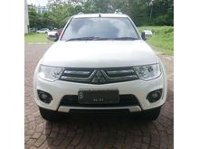 Pajero Exceed 2013 matic putih, bs kredit