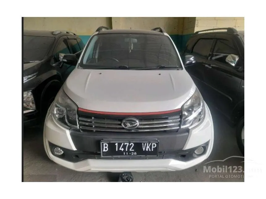 Jual Mobil Daihatsu Terios 2016 CUSTOM 1.5 di Jawa Barat Automatic SUV Putih Rp 160.000.000