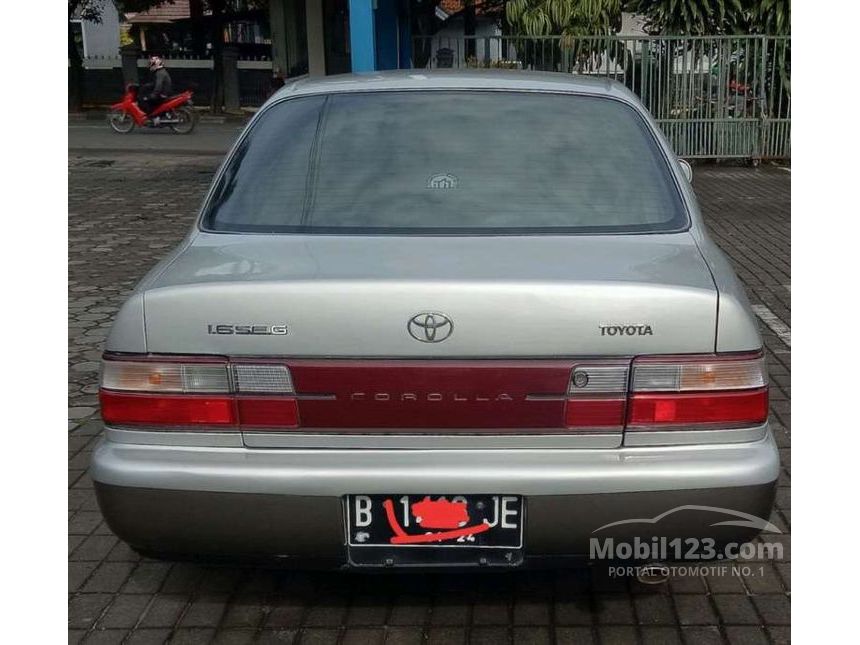 1995 Toyota Corolla Sedan