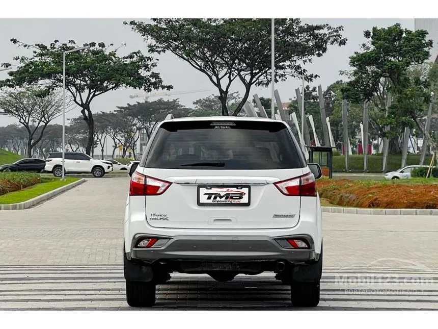 2017 Isuzu MU-X Premiere SUV