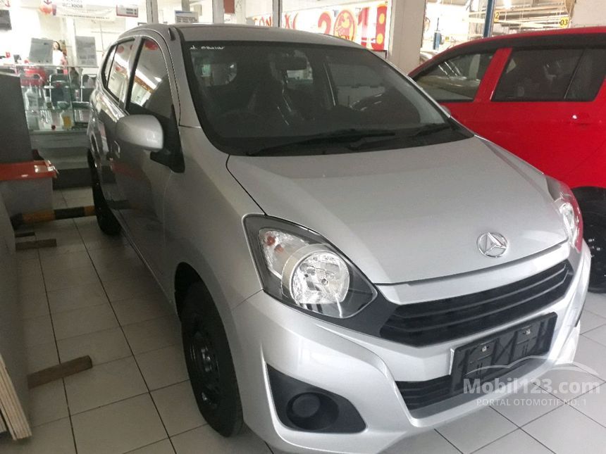 Jual Mobil  Daihatsu  Ayla  2021 M 1 0 di Jawa  Timur  