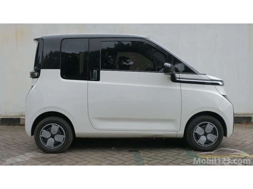 2022 Wuling Air EV Long Range Hatchback