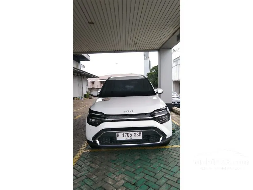 Jual Mobil KIA Carens 2023 Premiere 1.5 di Nusa Tenggara Timur Automatic MPV Putih Rp 380.000.000