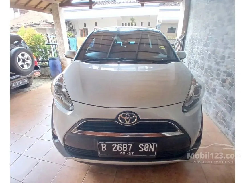 Jual Mobil Toyota Sienta 2017 V 1.5 di Jawa Barat Automatic MPV Silver Rp 168.000.000