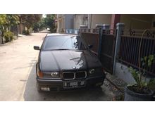 1992 BMW 318i 1.8 1.8 Manual Sedan