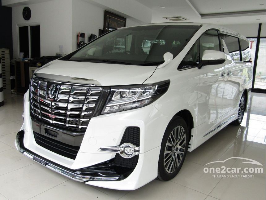 Toyota alphard 2017 года