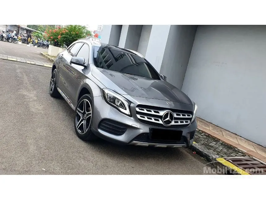 2019 Mercedes-Benz GLA200 AMG Line SUV