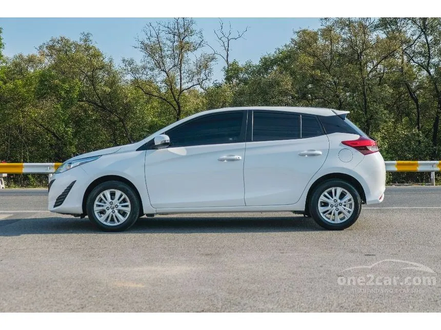 2019 Toyota YARIS E Hatchback
