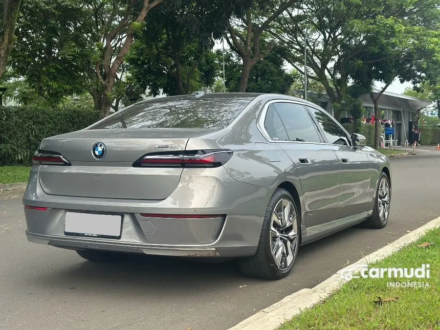 2023 BMW i7 xDrive60 Gran Lusso Sedan