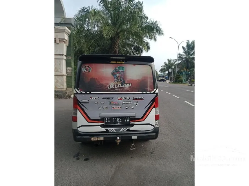 2010 Daihatsu Gran Max Mini Bus D Van